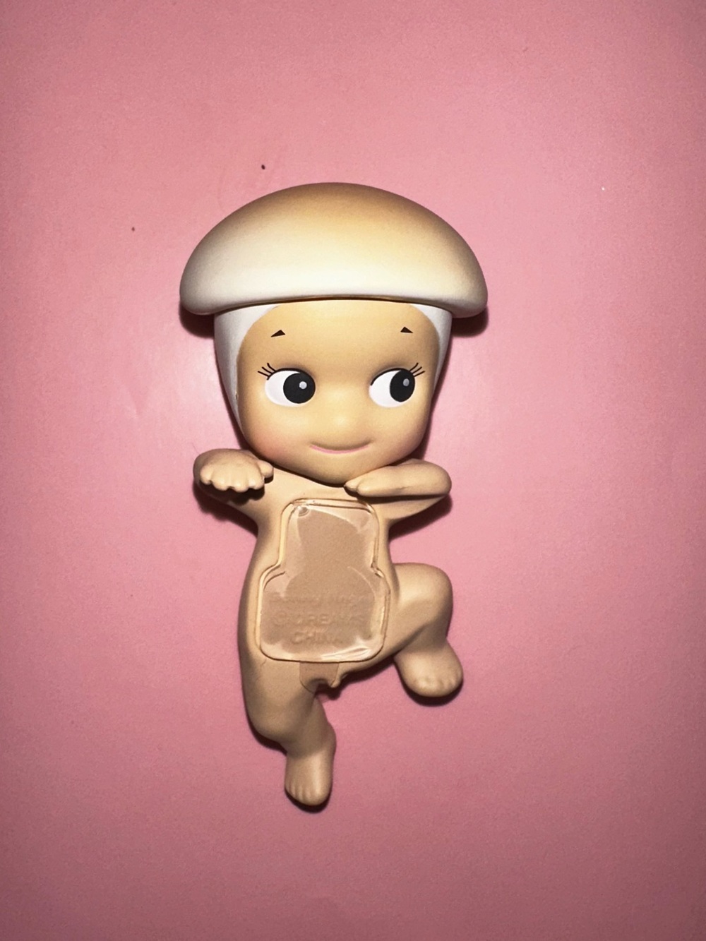 100% authentic Sonny Angel Hipper (Mushroom). Brand new